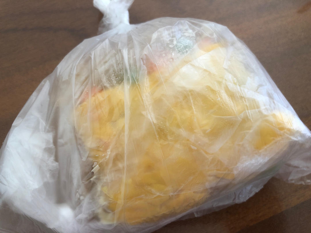 肉松沙拉三明治