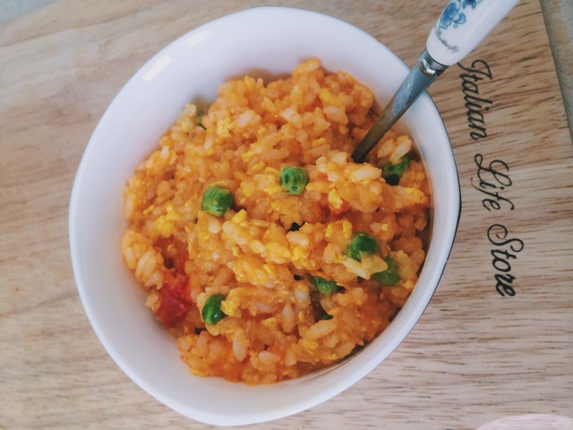 西红柿菜叶蛋炒饭