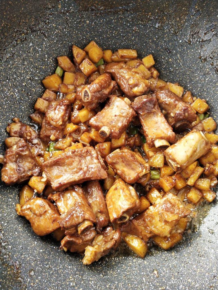 土豆炖排骨