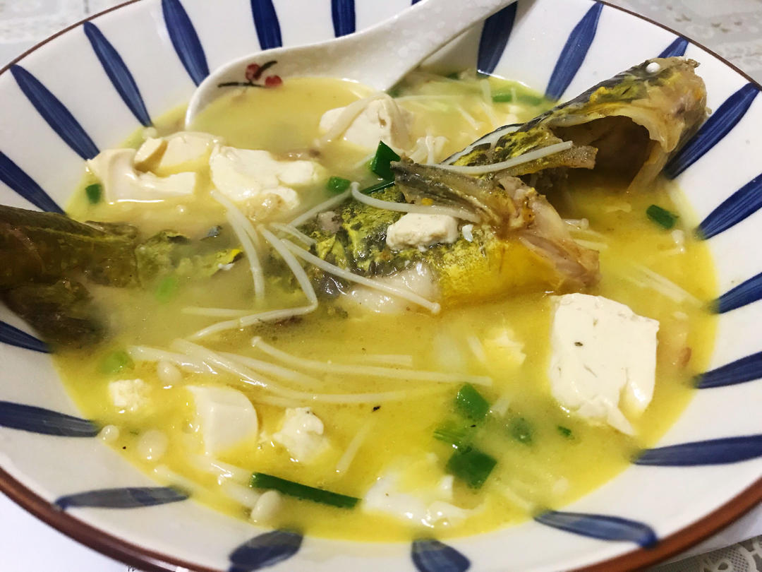 超鲜美的黄骨鱼豆腐汤