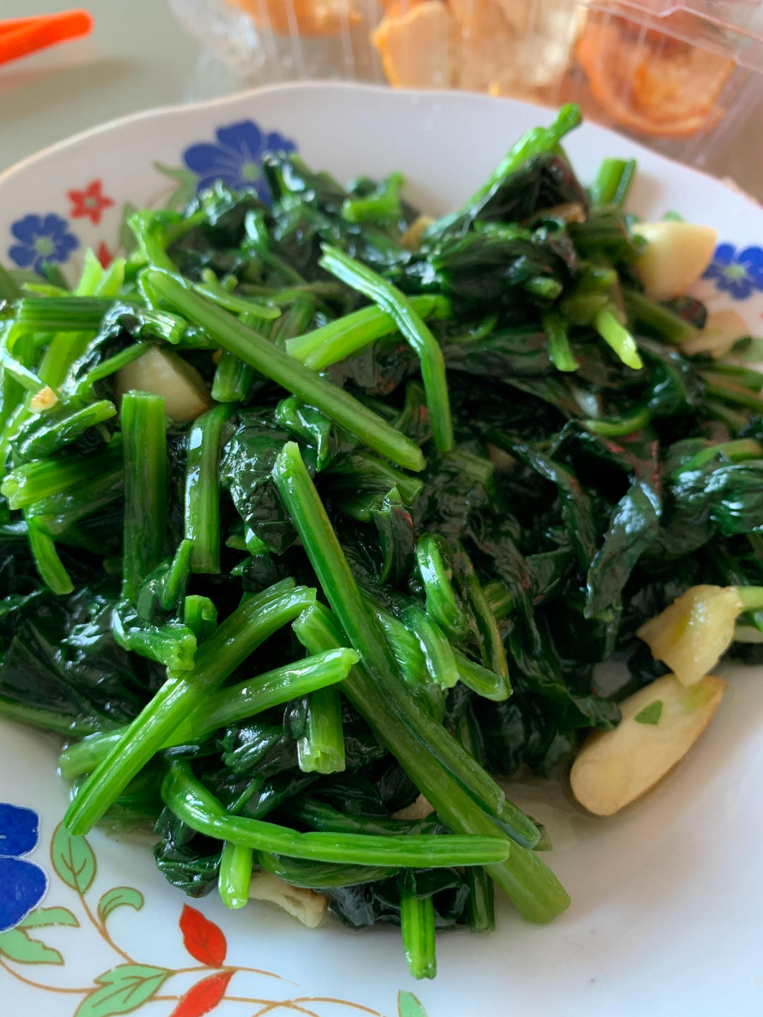 不涩口又嫩的清炒菠菜