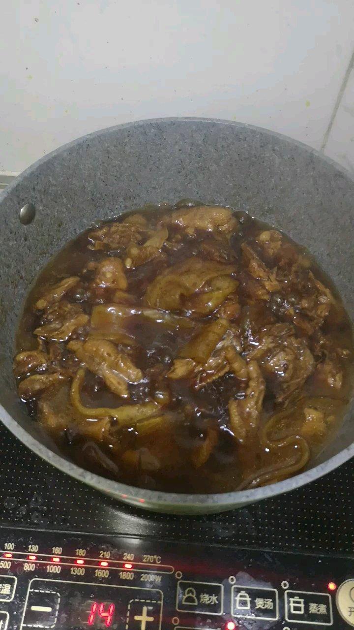 红烧三黄鸡(简单做法，做出来大概就这个样)