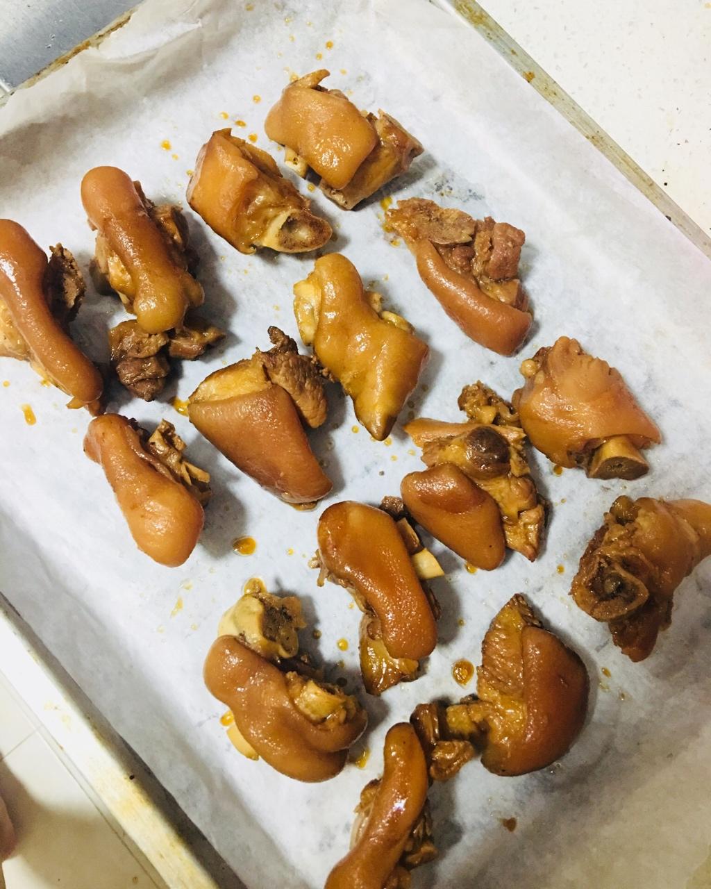 香酥烤猪蹄