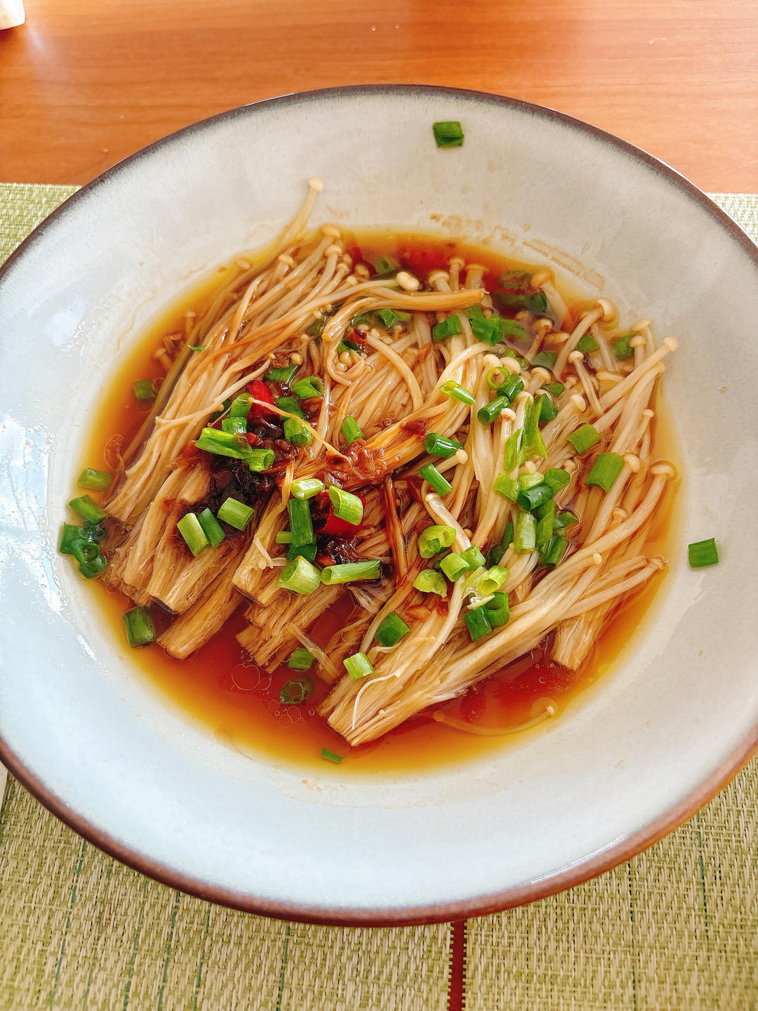 超级下饭的蒜蓉金针菇！好吃到爆
