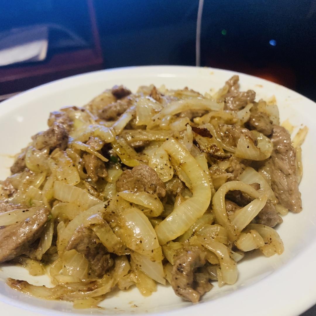 洋葱爆孜然牛肉