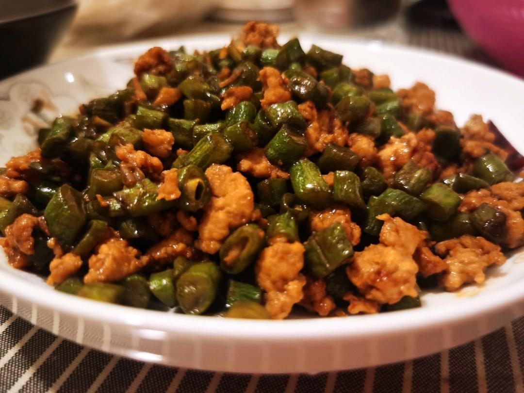 超简单的下饭菜🔥肉末豆角，好吃到流泪
