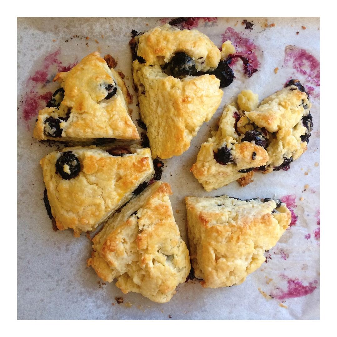 爆浆蓝莓司康Blueberry Explosion Scone