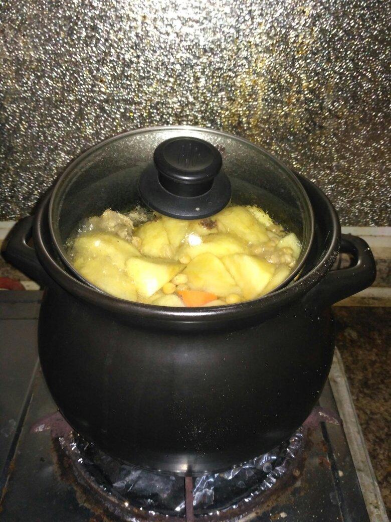 润肺、止咳化痰、排毒
【黄豆菜干猪骨苹果汤】