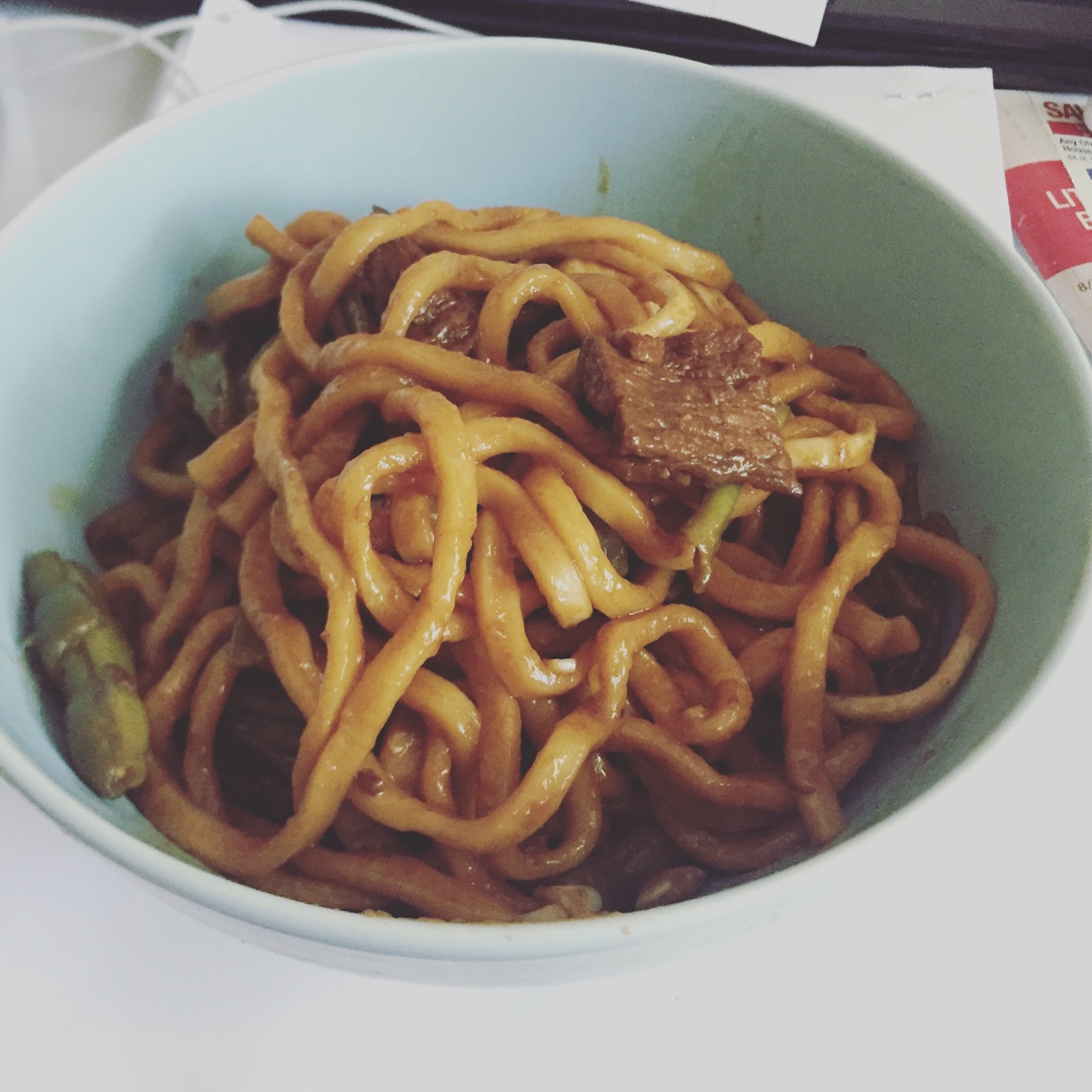 最适合夏天的一锅出--酱香豆角焖面