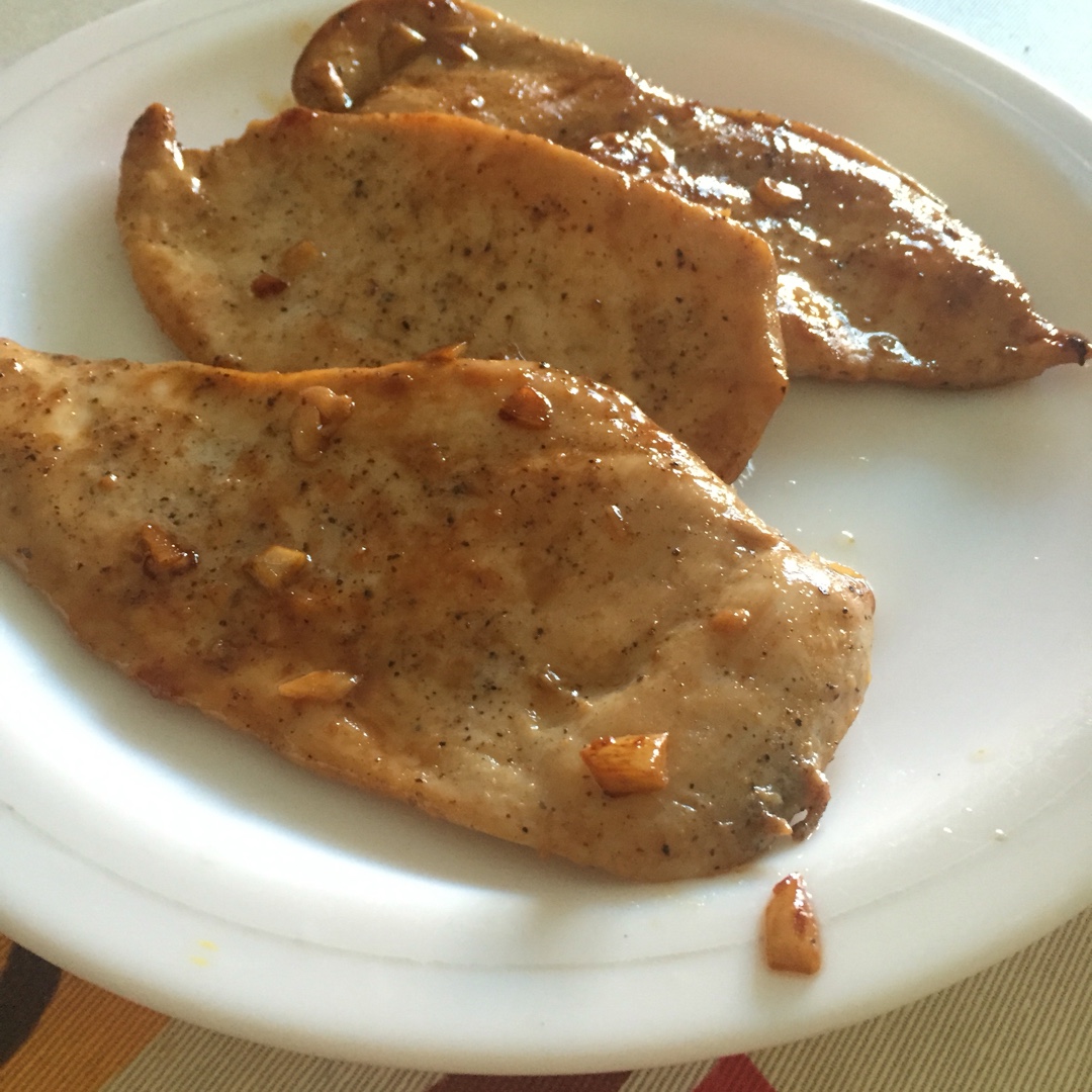 酷炫屌炸天好吃的煎鸡胸肉（香蒜蜂蜜煎鸡胸肉）
