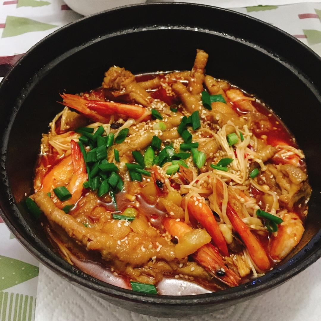 明虾鸡爪煲（软糯入味做法简单）