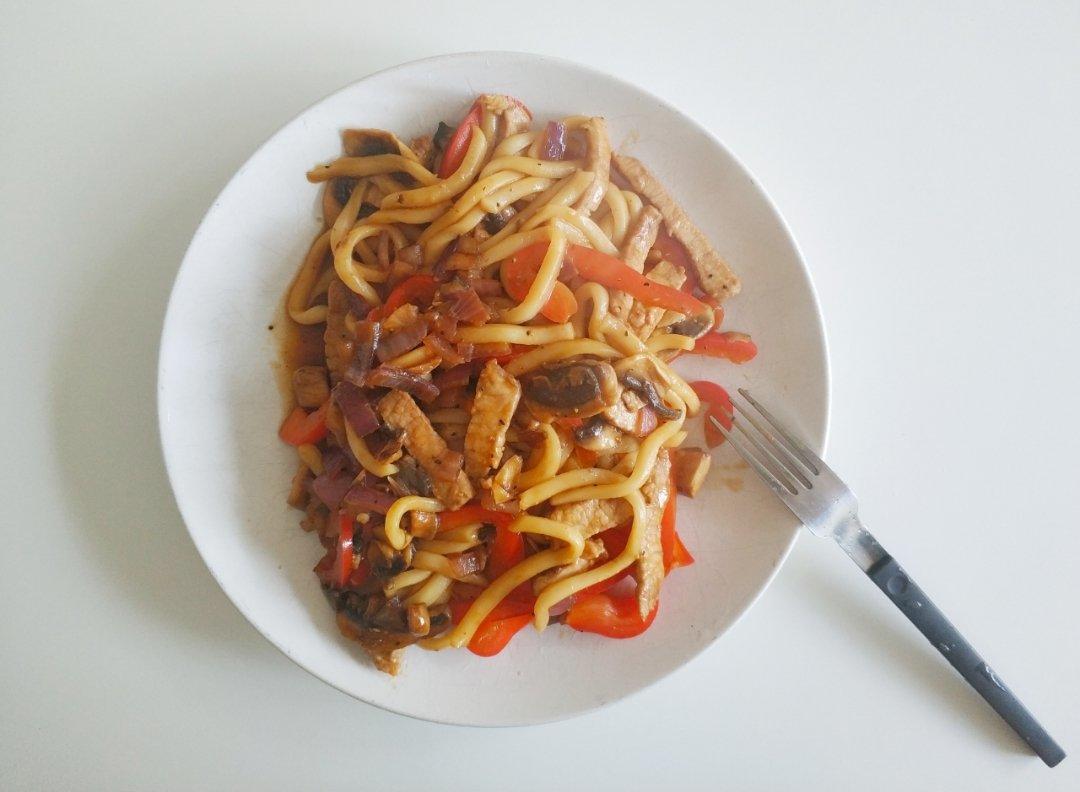 好吃哭的「鸡蛋炒乌冬面」