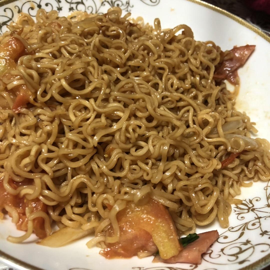 路边摊风味炒方便面