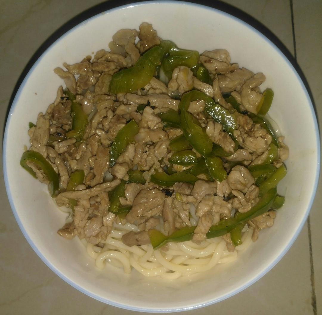 青椒肉丝拌面