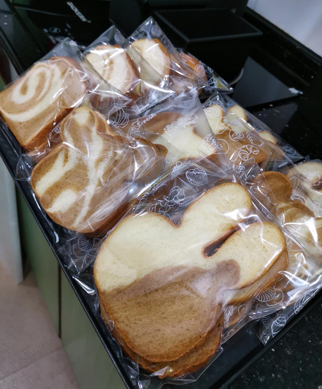 童趣 ▎萌萌的卡通吐司