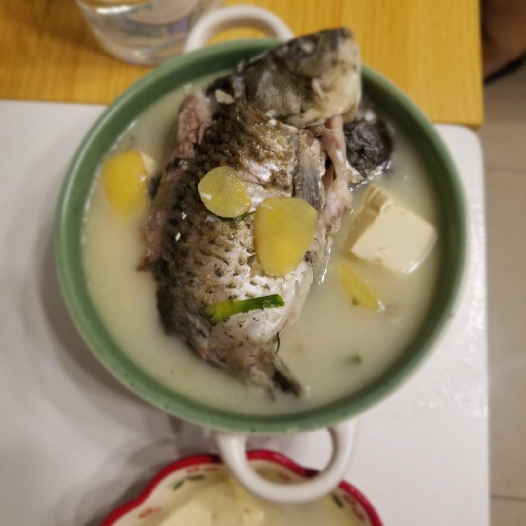 鲫鱼豆腐汤