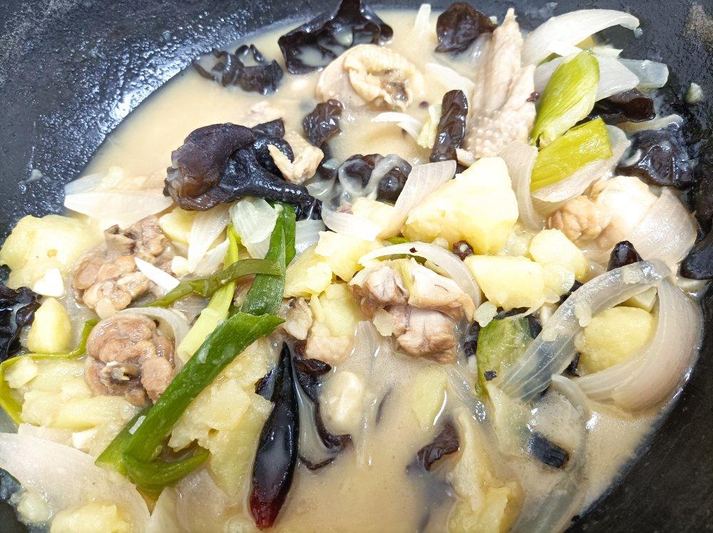 香菇炒鸡块