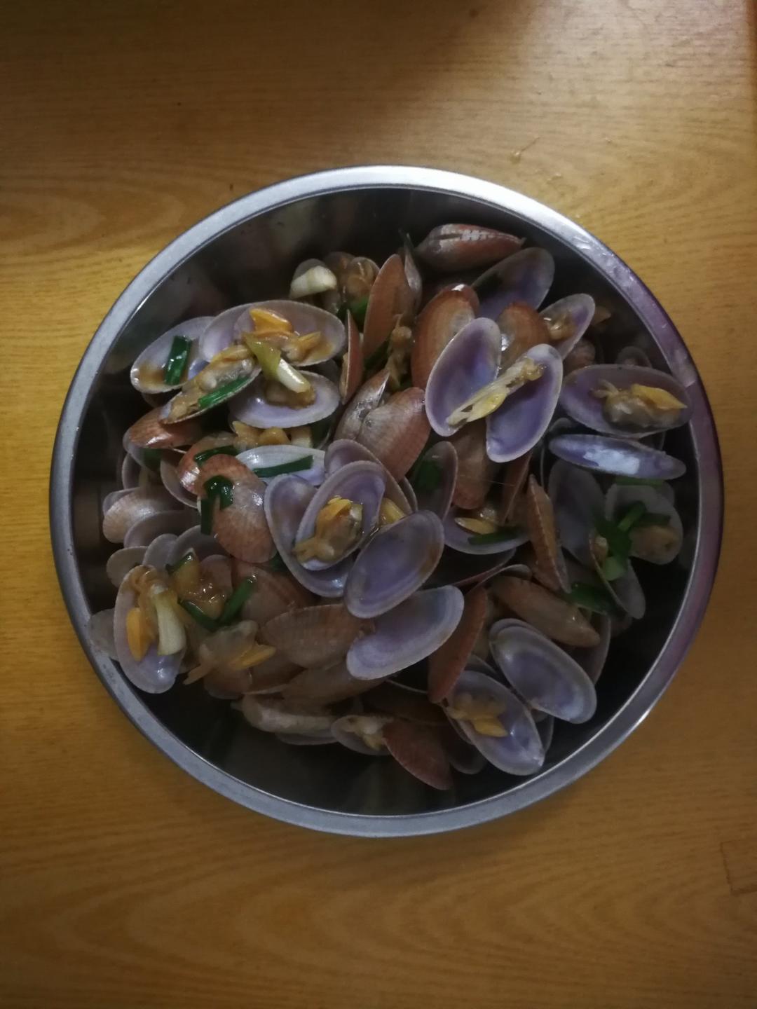 蒜香炒花甲