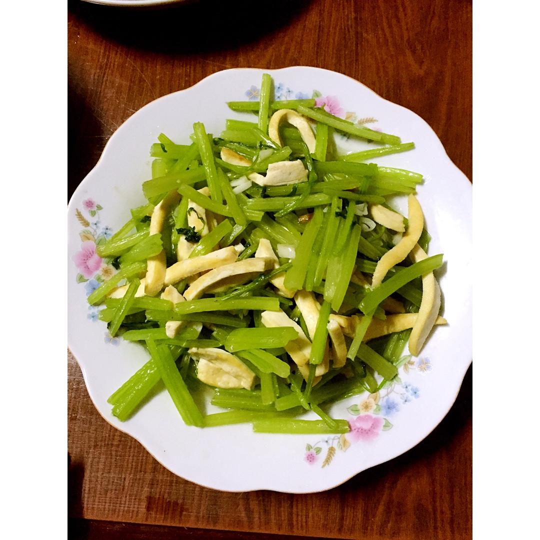 芹菜炒香干
