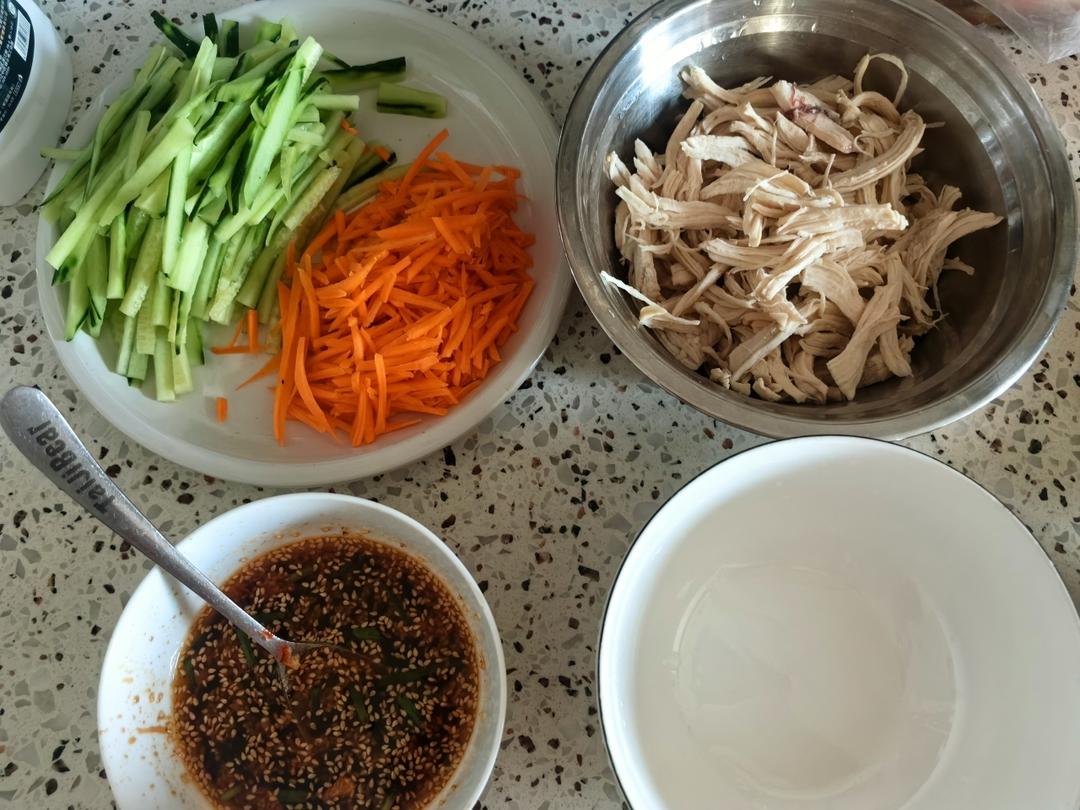 🥒鸡丝凉面