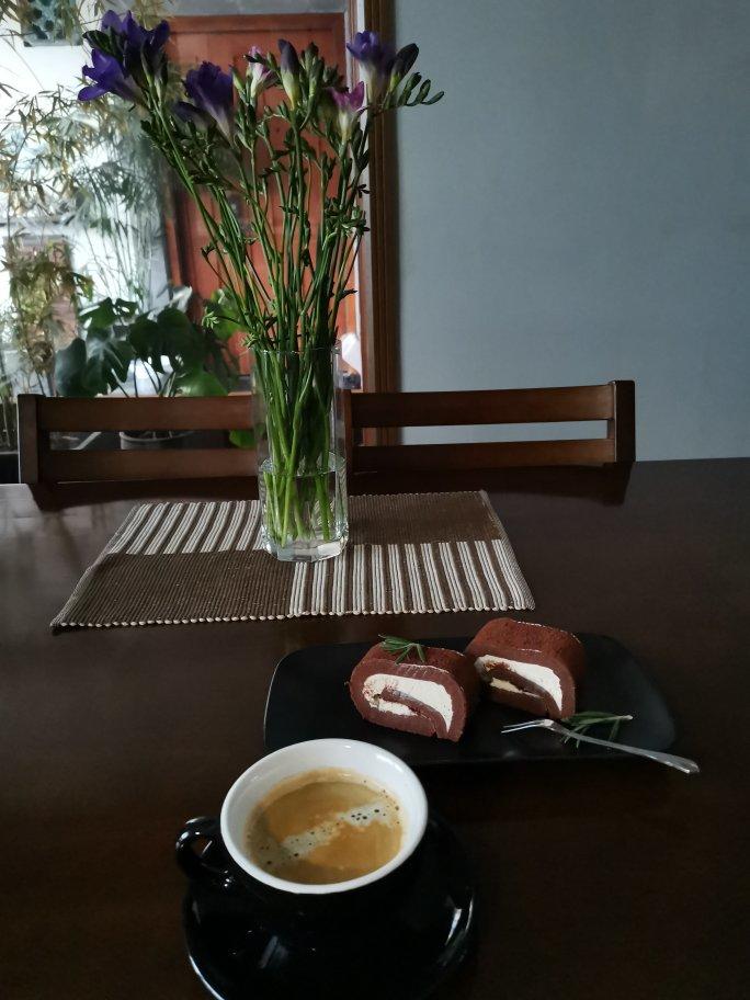 马斯卡彭奶油可可戚风蛋糕卷