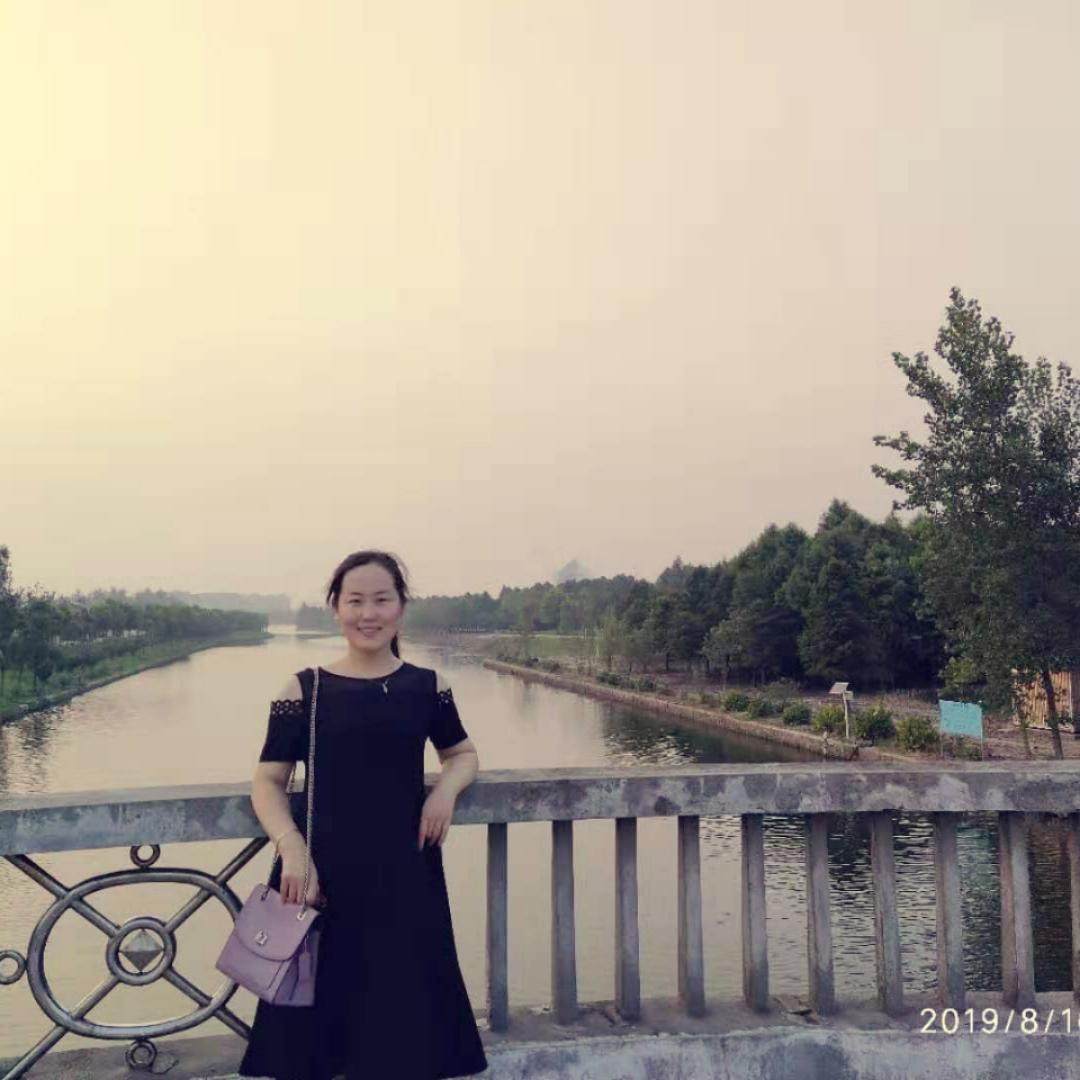 拥抱阳光的小倩