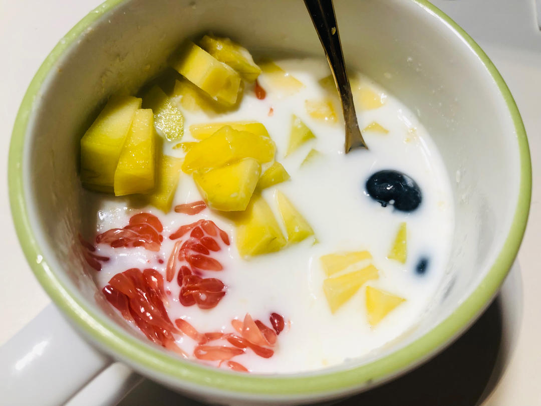 港式甜品——杨枝甘露(芒果西米露)附芒果花切法