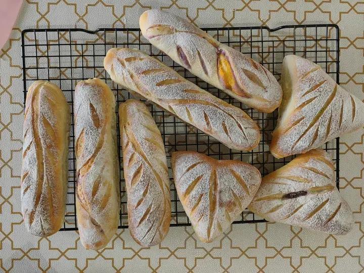 咸蛋黄肉松面包、神仙组合超级好吃