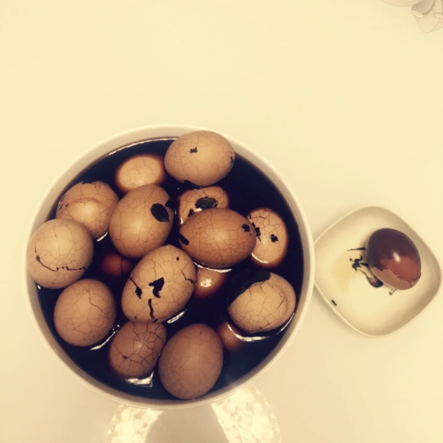 用酒酿煮的五香茶叶蛋