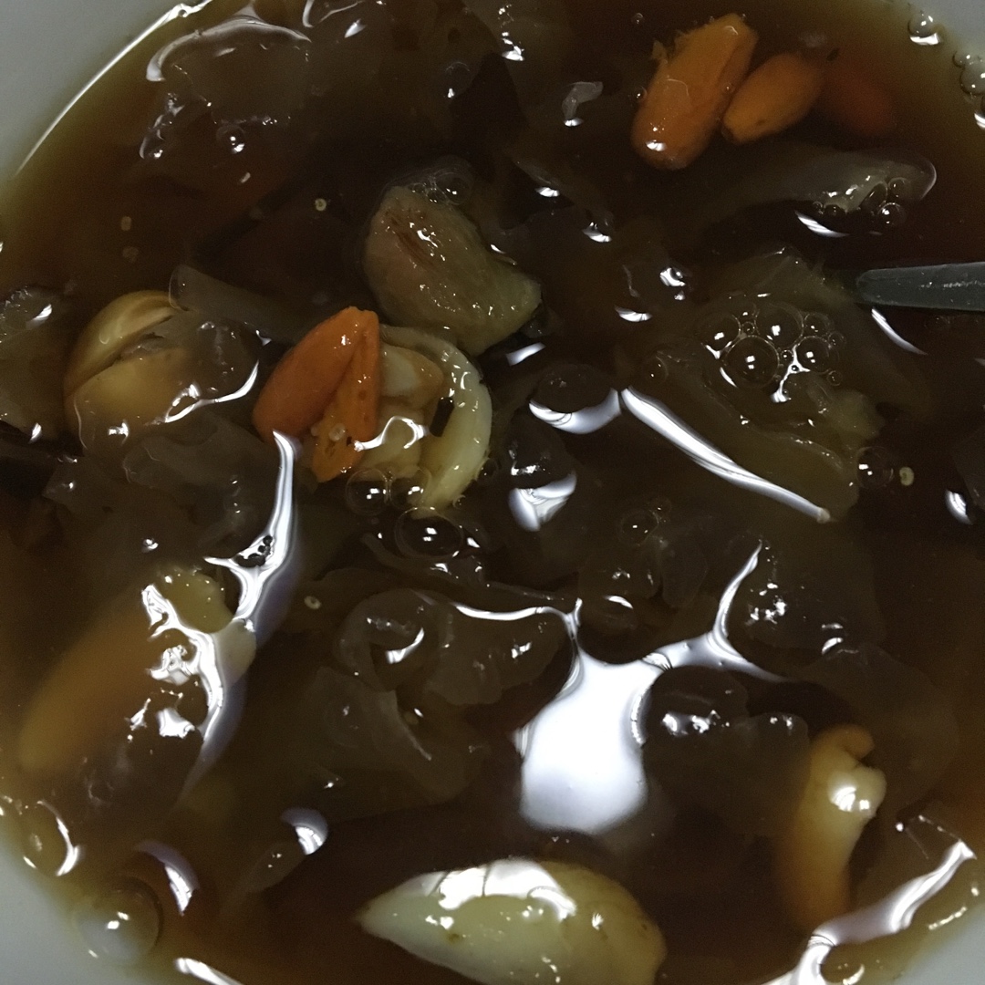 美白养颜滋补银耳羹