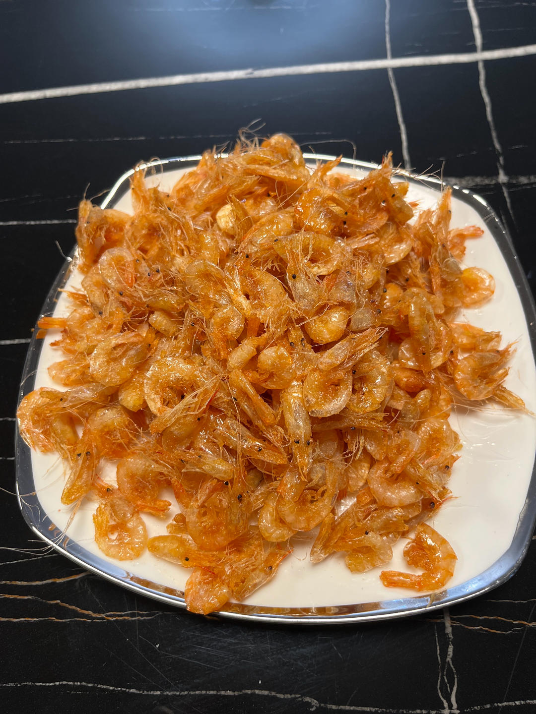 只需一个窍门、即可做出香酥可口脆的鲜炸小河虾、简单快捷、小朋友超爱