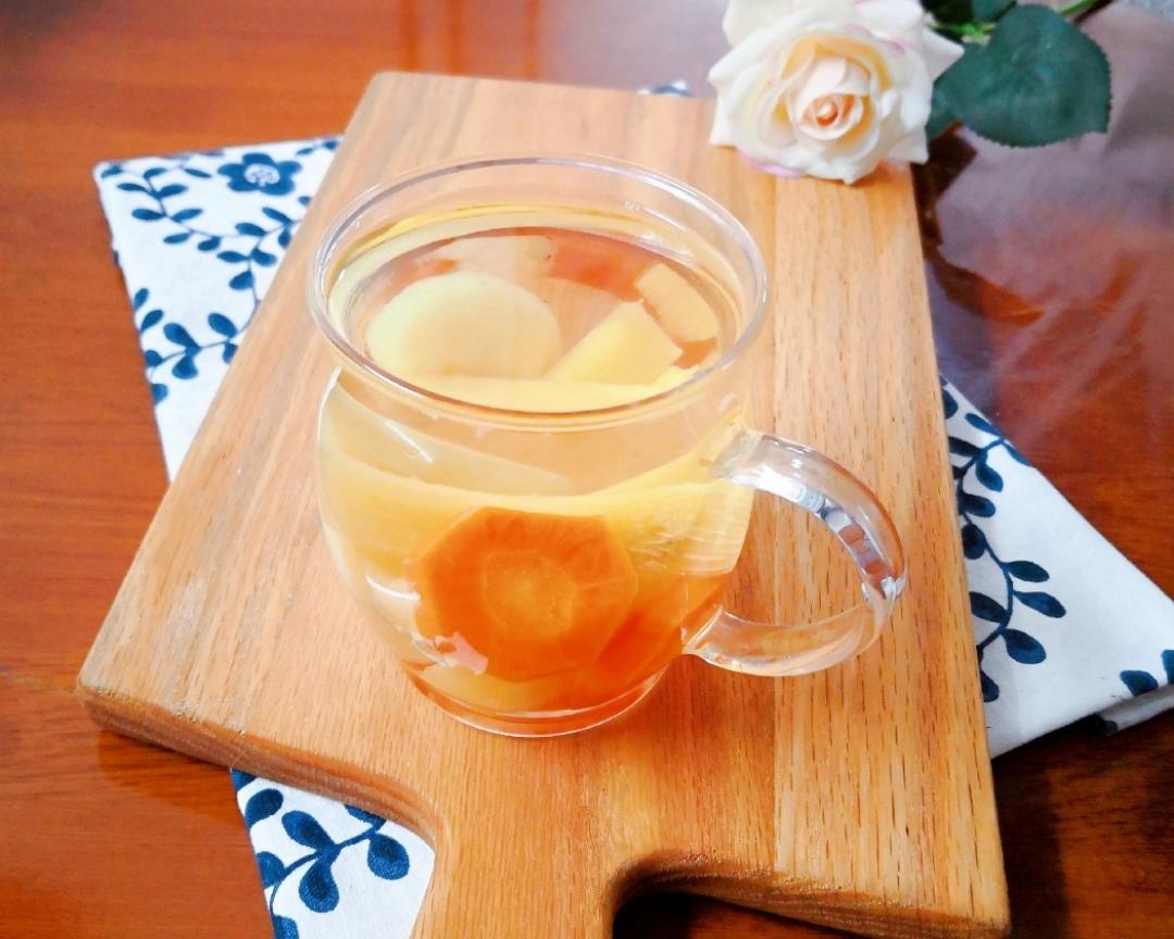 胡萝卜竹蔗马蹄水〖清润去火〗的做法