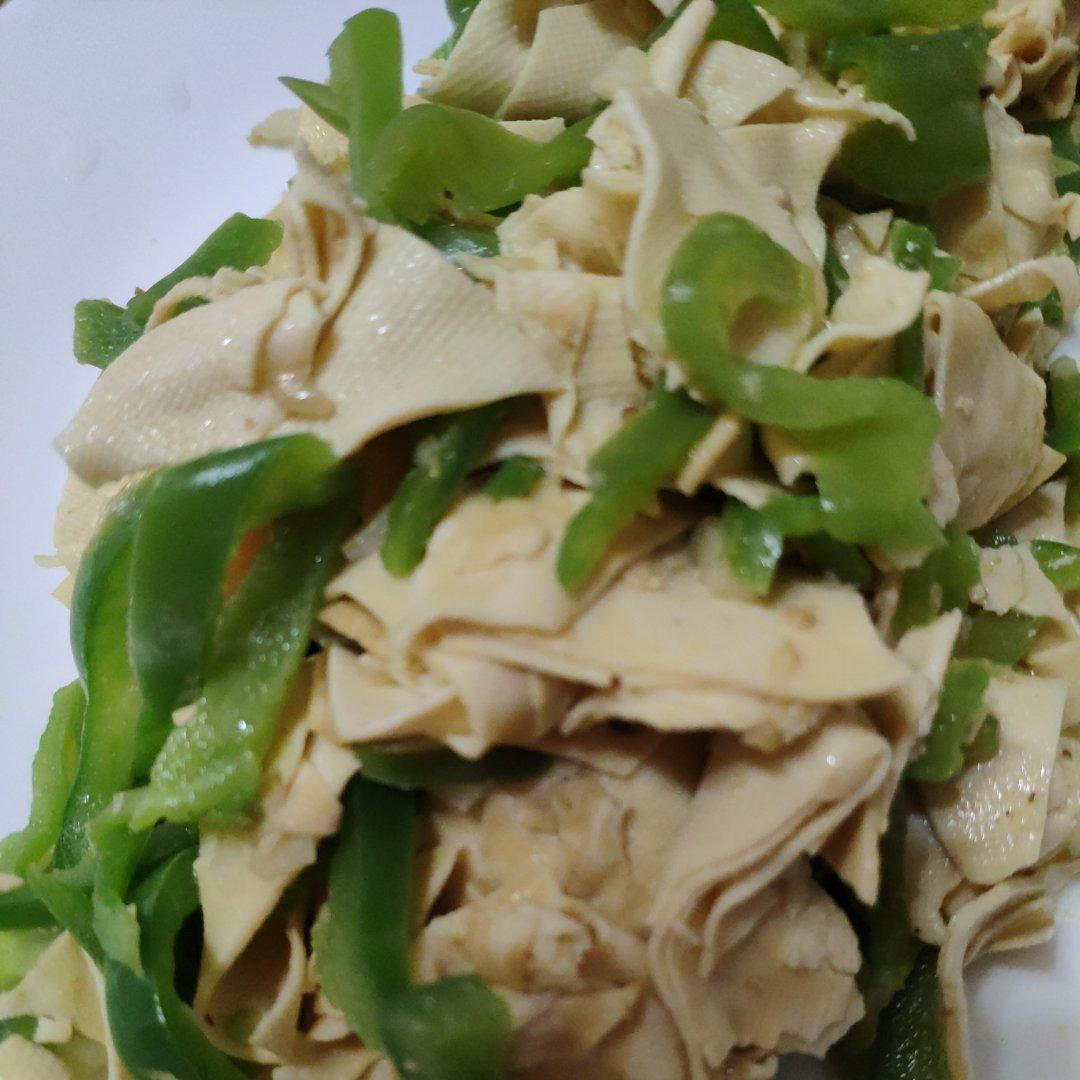 青椒豆腐皮炒肉丝