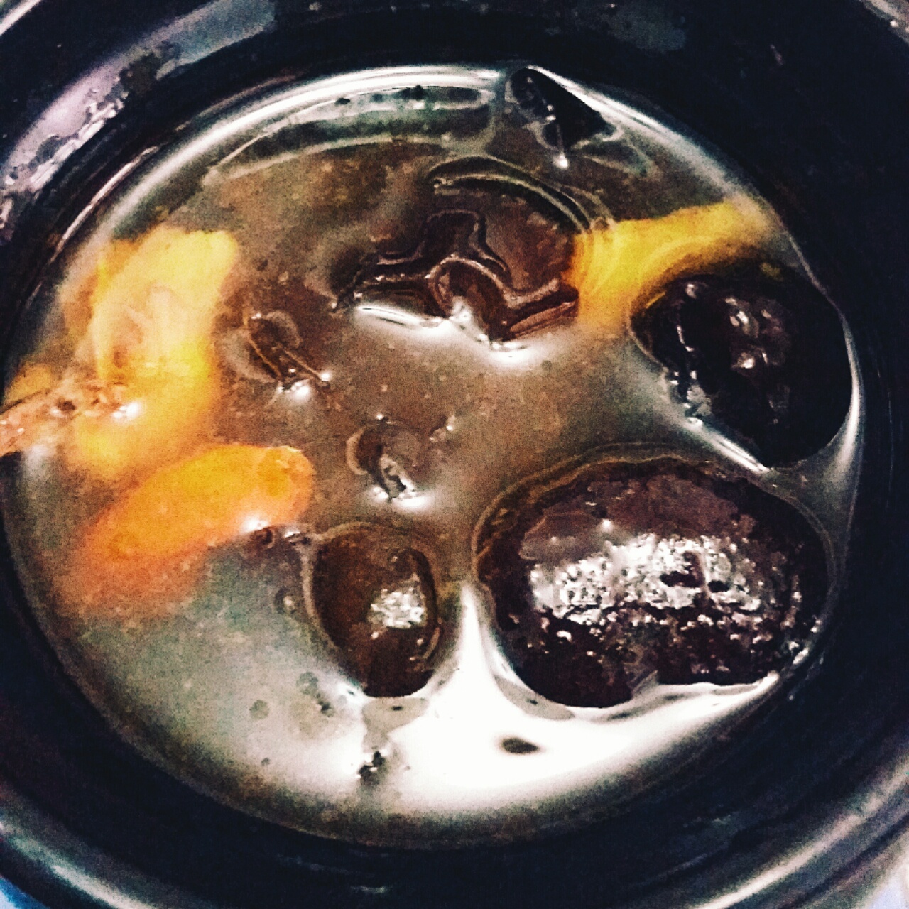 v绿光v做的隔水炖当归鸡汤