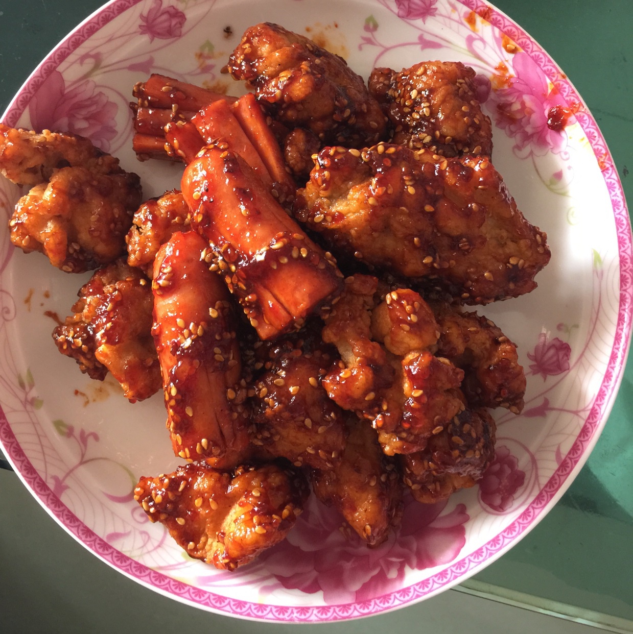 韩式炸鸡配啤酒（内含两种酱汁做法）