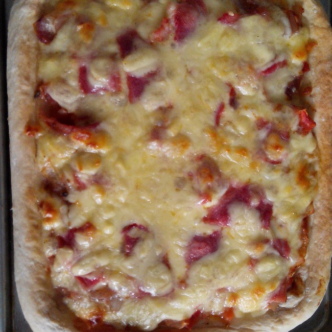 厚底鲜虾培根披萨