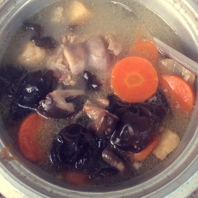 山药胡萝卜排骨汤(电饭锅)