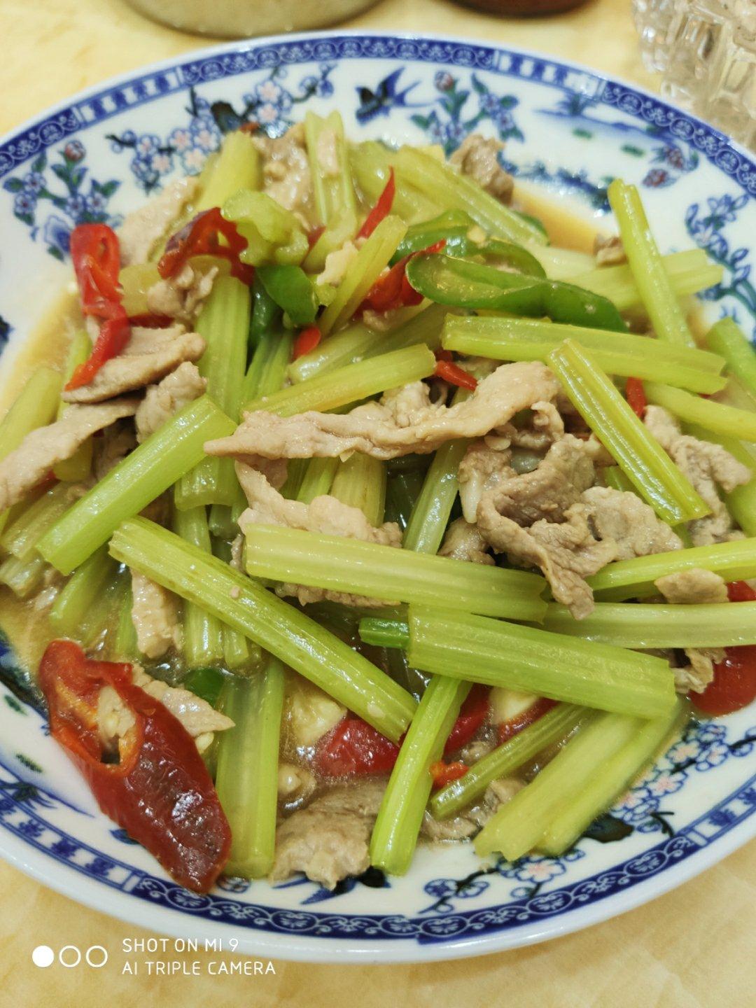 芹菜炒肉