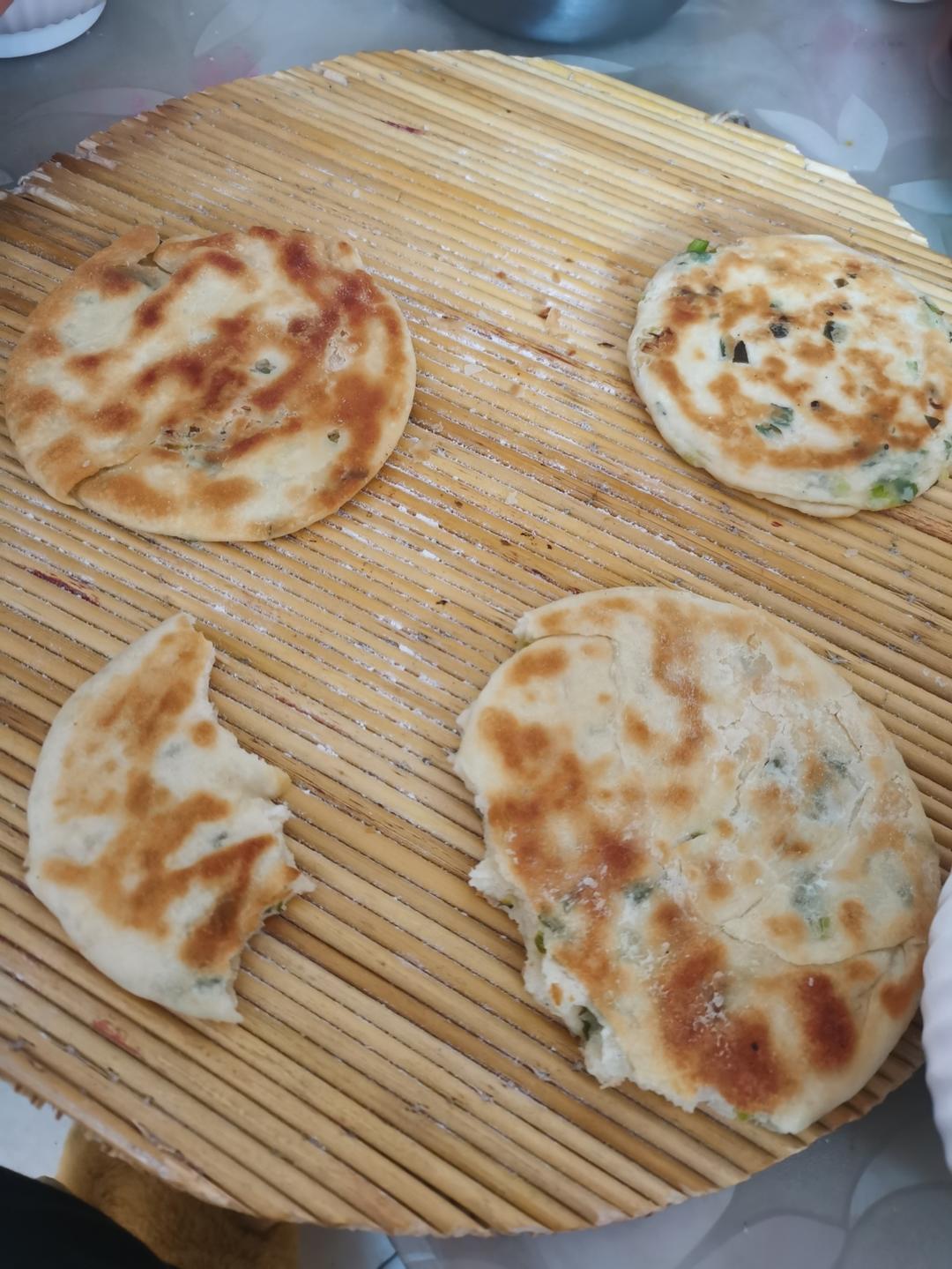 葱香烧饼 酥香可口 附细节视频详解