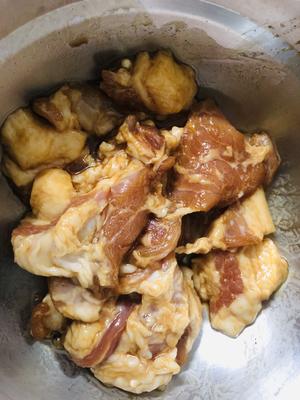 土豆焖肉的做法 步骤4