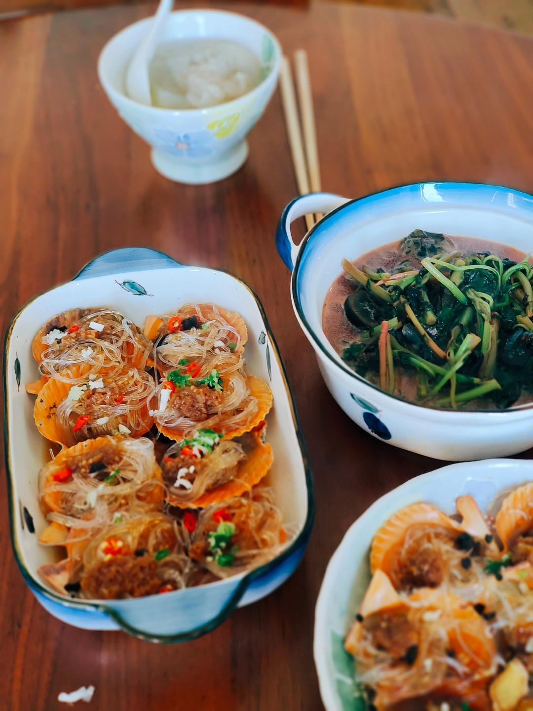 零失败的蒜蓉粉丝蒸扇贝