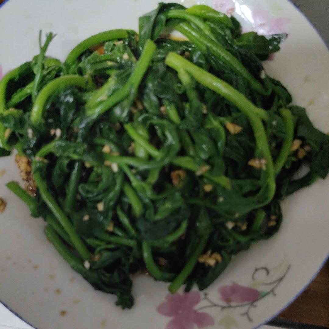 凉拌油菜花