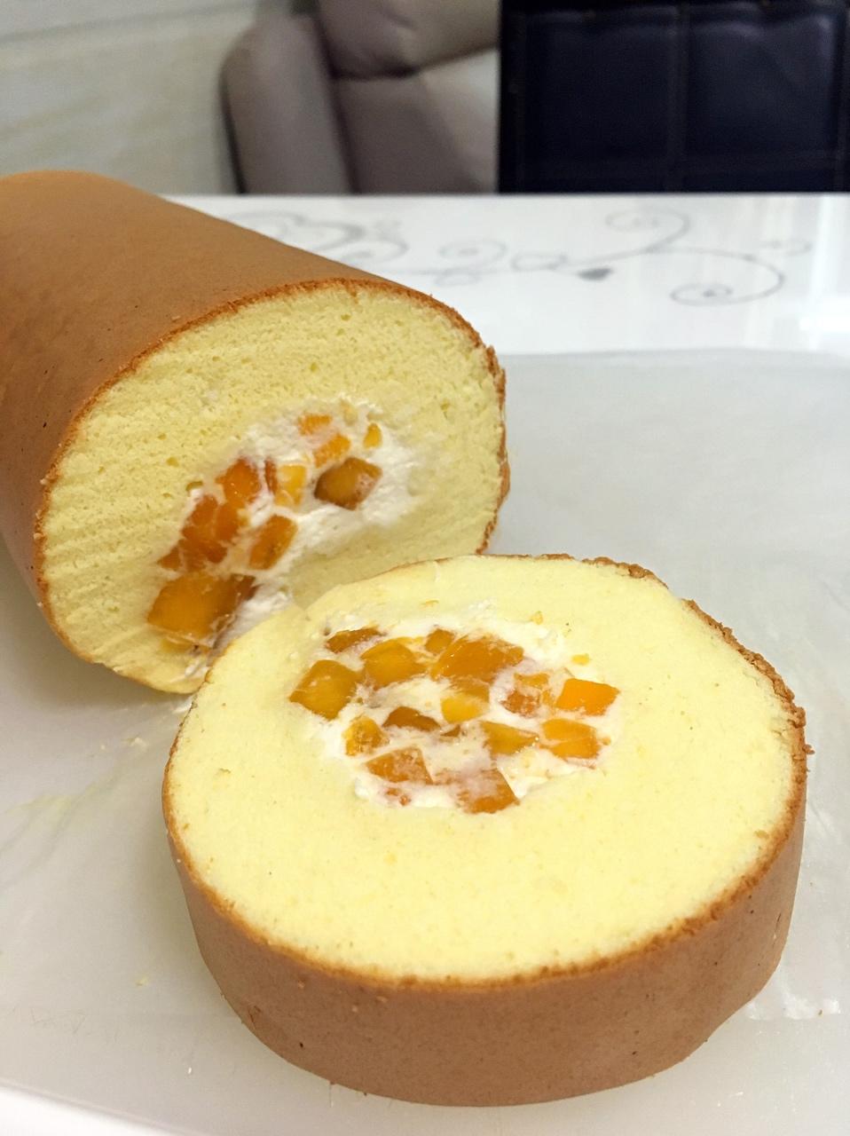 胖乎乎奶油芒果卷/不开裂不掉皮全过程详细图解烘焙视频/蛋糕篇6：「厚卷」