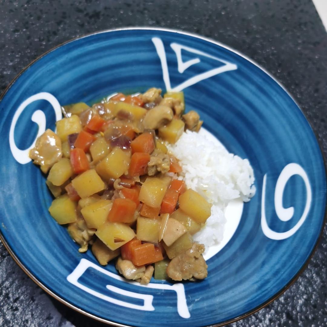 浓香下饭 —— 咖喱土豆炖鸡腿儿🍛