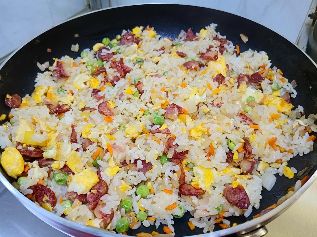 培根菠蘿炒飯的做法 步驟5