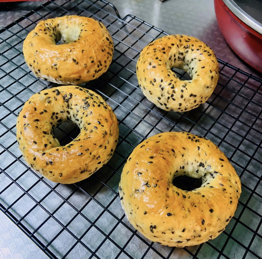 黑芝麻全麦贝果