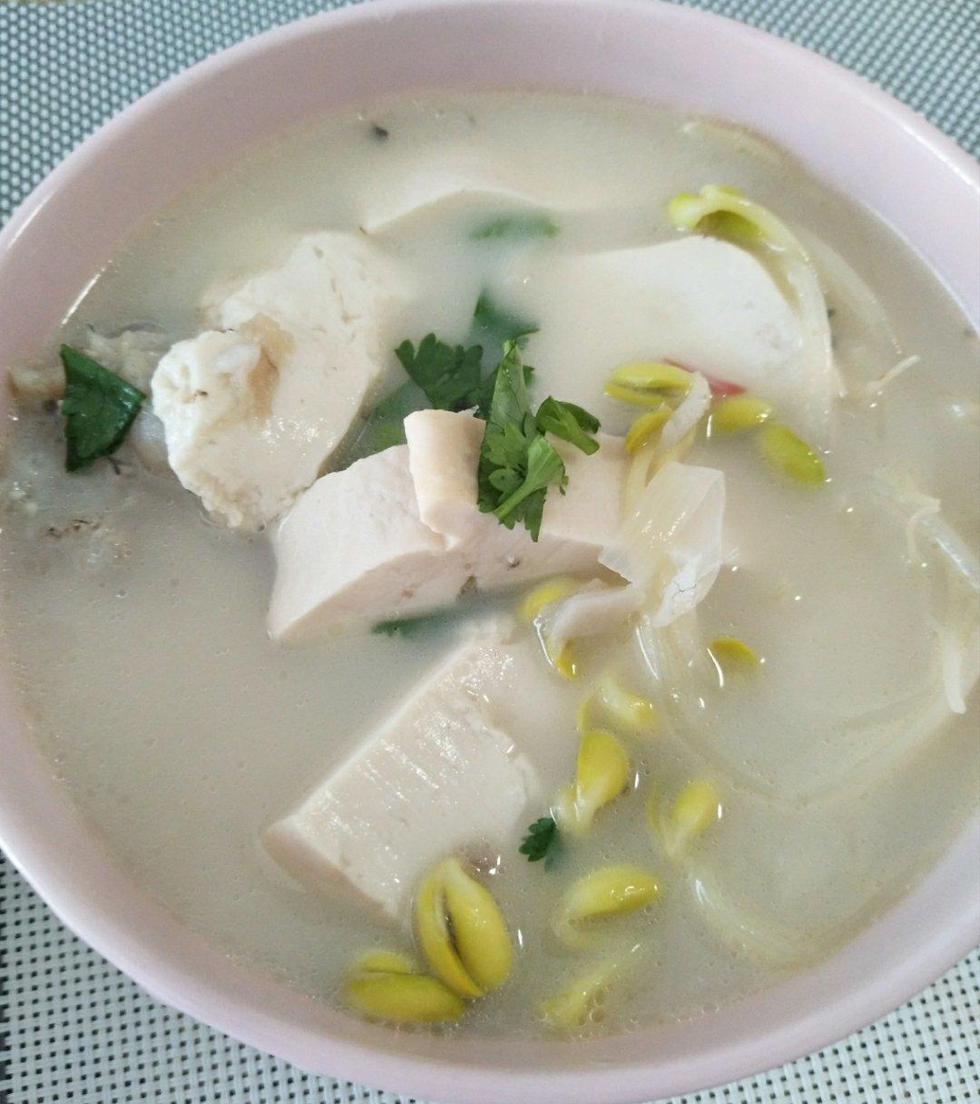 鲫鱼豆腐汤