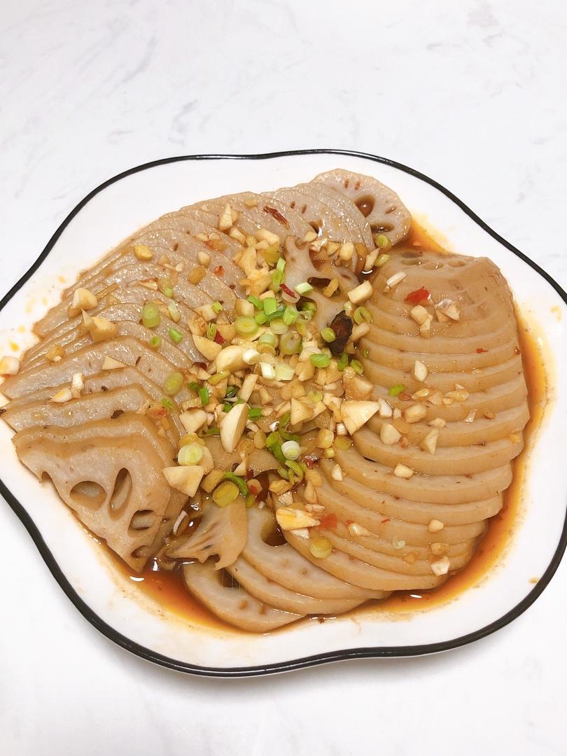 卤藕卤香菇