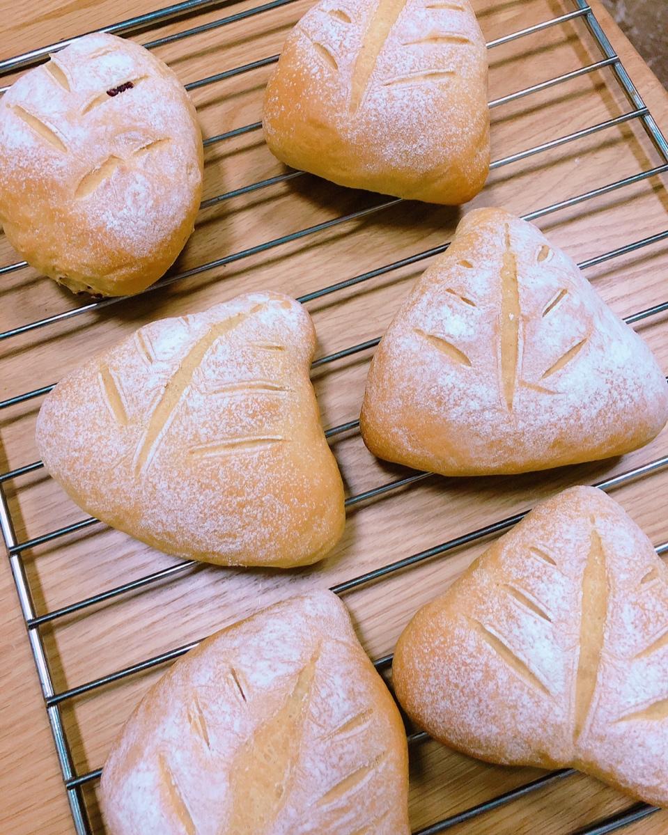 蔓越莓奶酥软欧包～