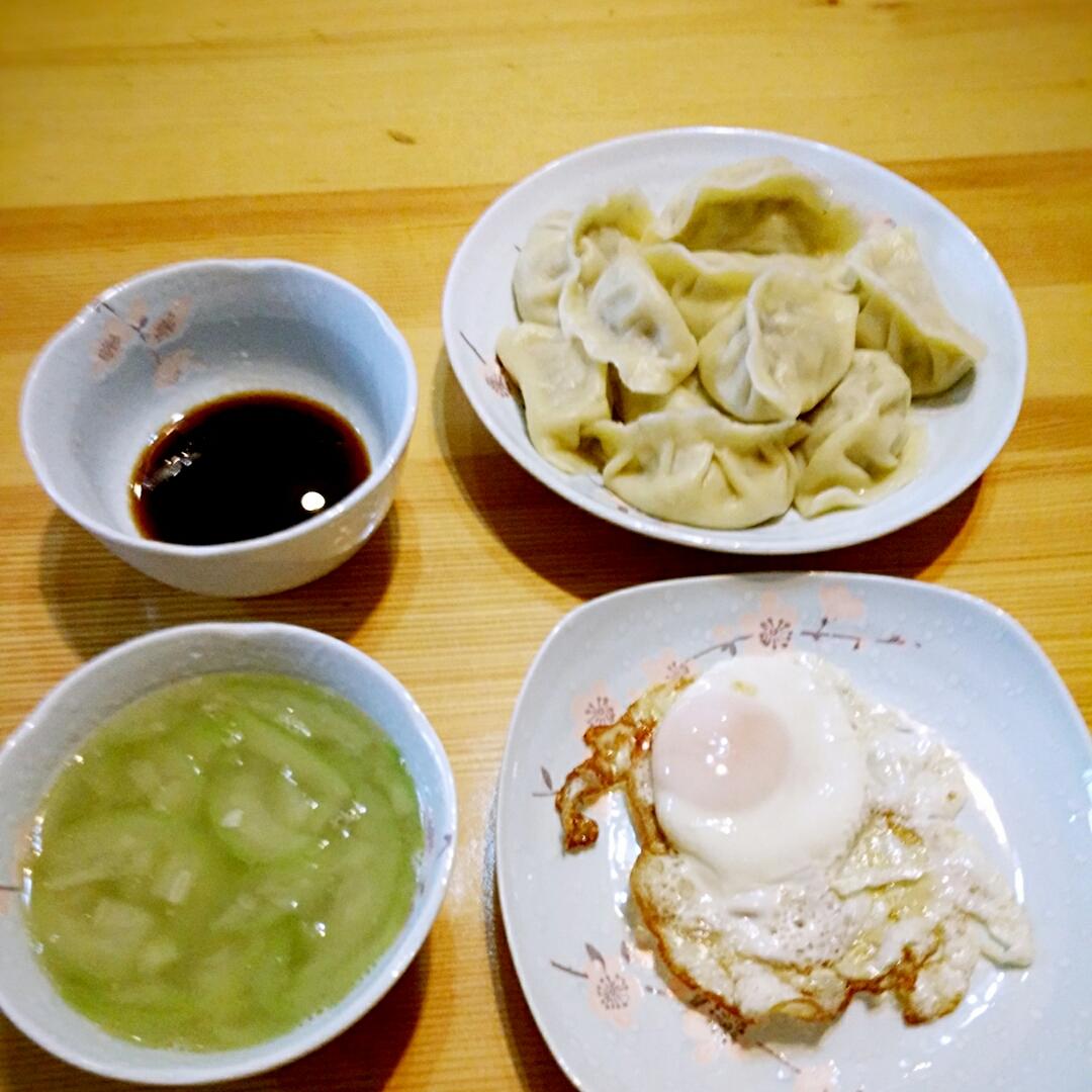 鲜掉眉毛的 三鲜水饺~